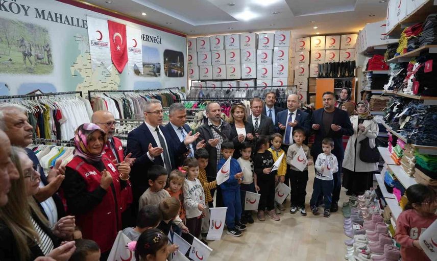 Kışa hazırlık merkezi: Kızılay Tekkeköy mağazası ihtiyaç sahiplerine donanımlı destek sunuyor