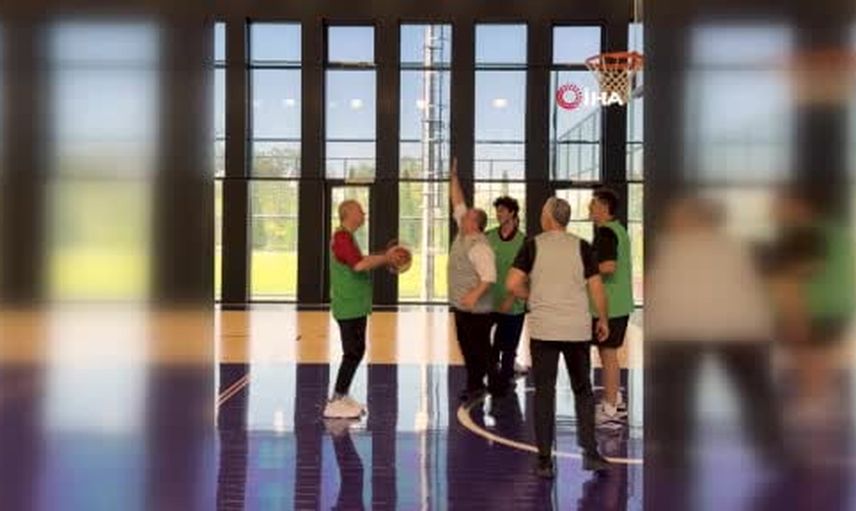 Varank’ın paylaşımı: Erdoğan’ın basketbol kareleri