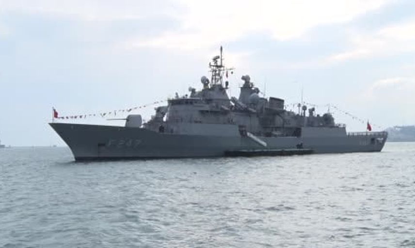 Dolmabahçe'de cumhuriyet bayramında TCG Kemalreis'e yoğun ilgi