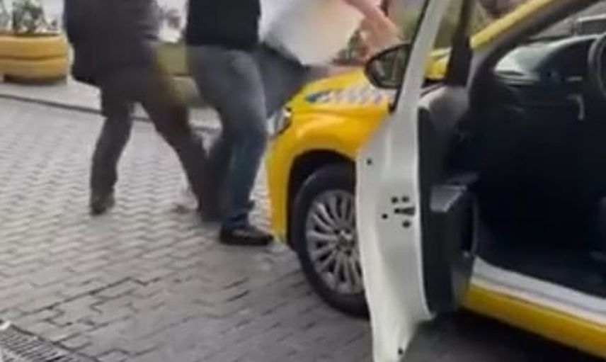 Çemberlitaş'ta taksi kavgası: yolcu tartışması tekme ve yumrukla sonuçlandı