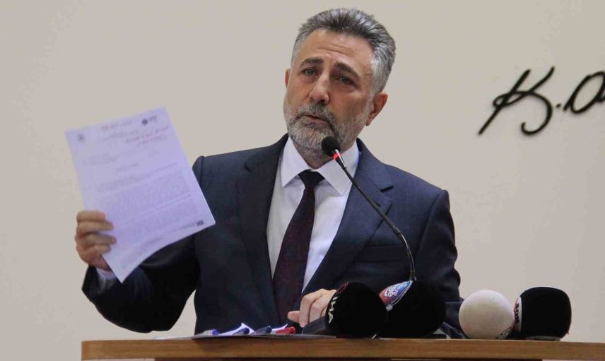 Bayraklı soruşturmasında çember daraldı: eski başkan ve oğlu da tutuklandı