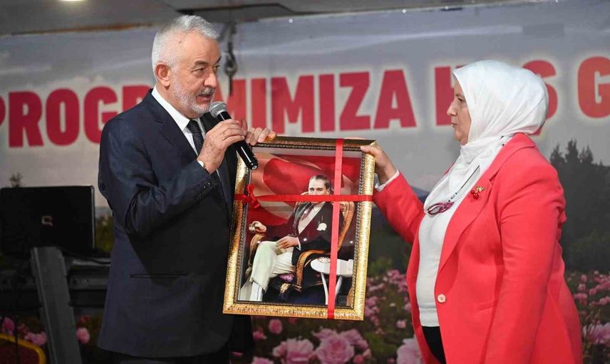 Başkan Başdeğirmen personel ve aileleriyle cumhuriyet coşkusunu paylaştı