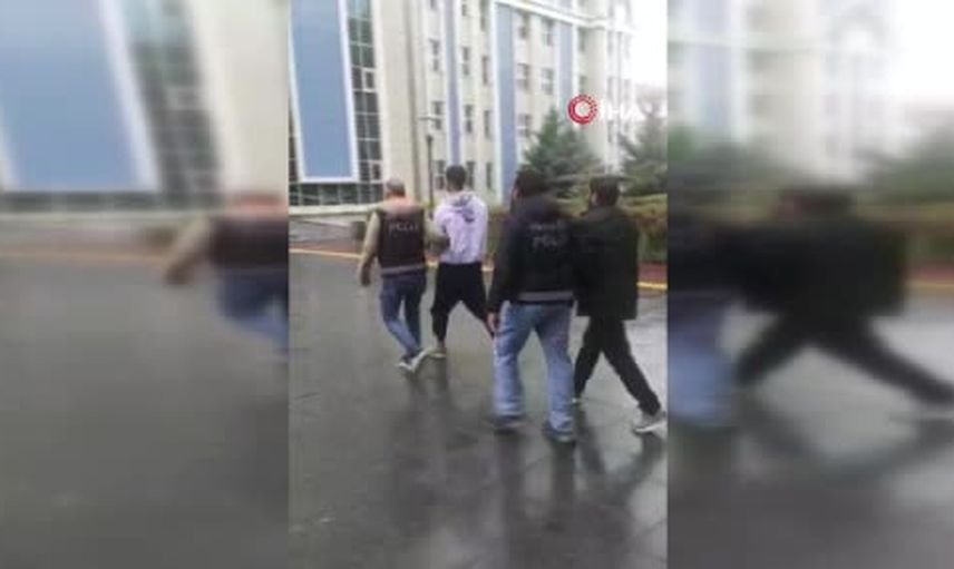 Kırşehir'de vücutlarından çıkan kapsüllerde 731,42 gram uyuşturucu ele geçirildi