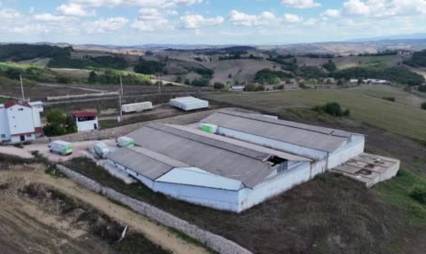 İhmal mi, plansızlık mı: Ahbap deposunda yardım malzemeleri çürümeye terk edildi