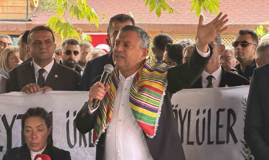 Özgür Özel körfezde dört ilçede zeytin üreticileriyle saha ziyaretinde