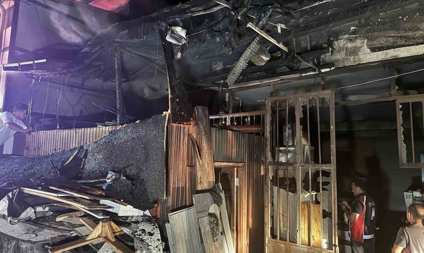 Safranbolu'da mobilya atölyesindeki yangın kısa sürede kontrol altına alındı
