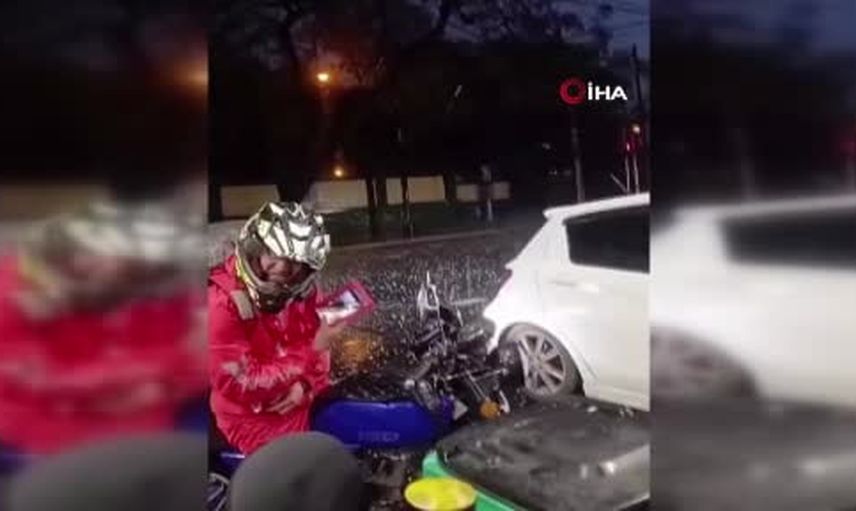Asuncion'da tenis topu büyüklüğünde dolu araçlar ve binalarda hasara yol açtı