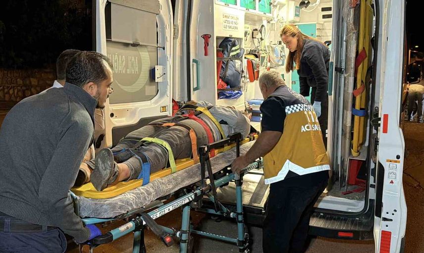 Adıyaman'da Sakarya Caddesi'nde çarpışma: iki kişi yaralandı