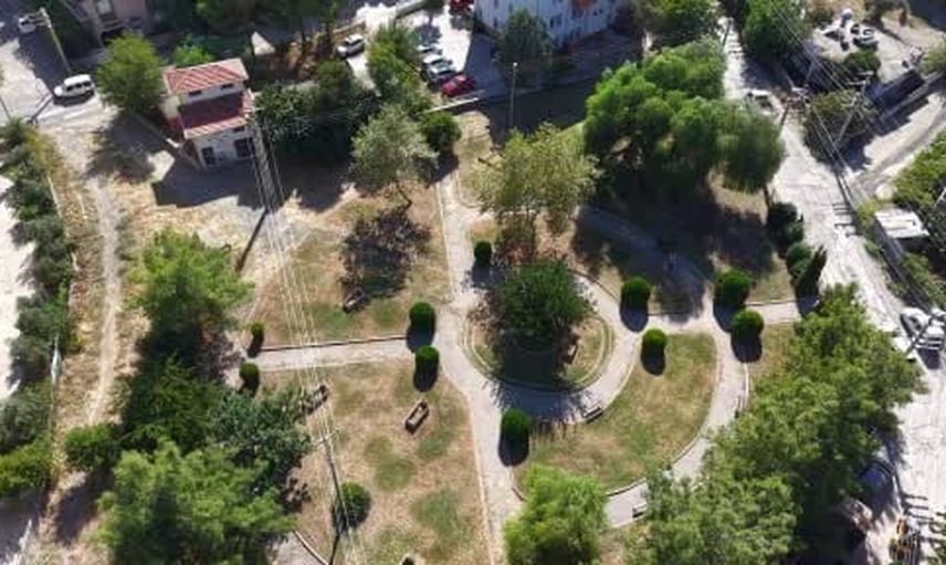 Osmaniye'de boş mezar taşları gölgesinde modern park talebi