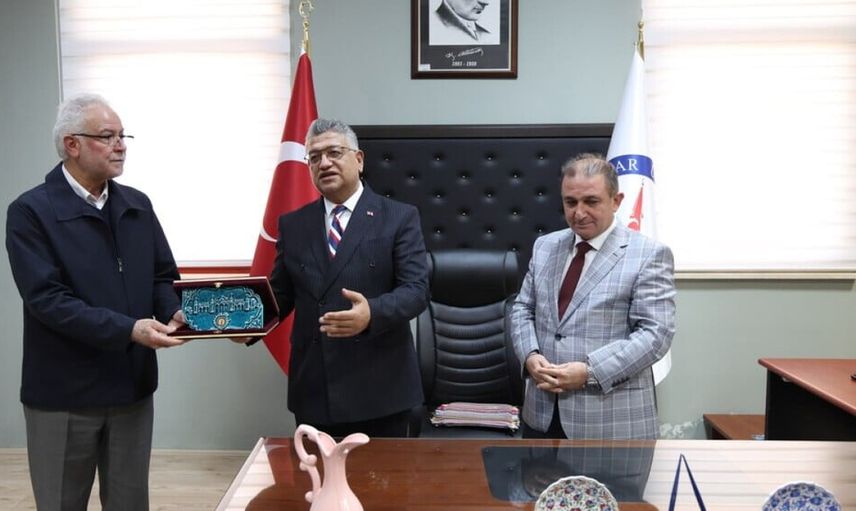 DPÜ güzel sanatlar fakültesi'nde yeni dönem: Prof. Dr. Ayhan Kahraman göreve başladı