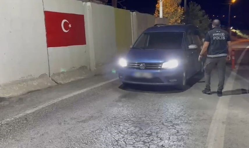 tatvan'da stepneye gizlenmiş 6 kilo 550 gram skunk ele geçirildi