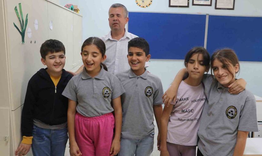 Gönül bağıyla yol gösteren öğretmen: Adana'da görme engelli öğrencilerin umudu