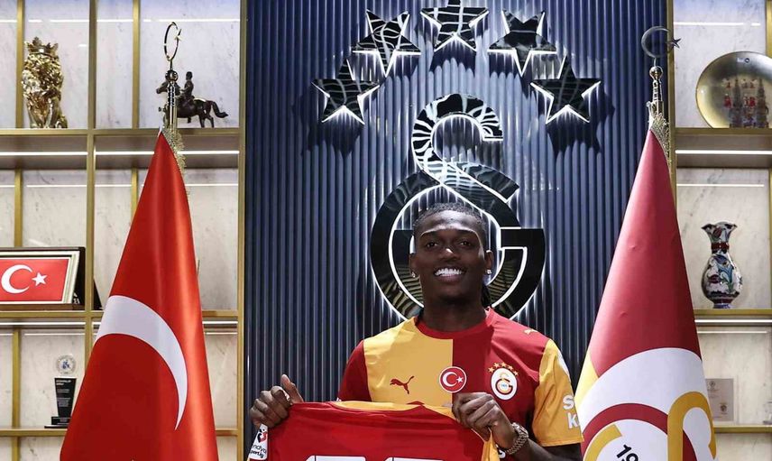 Leao Galatasaray'a 4 yıllık sözleşmeyle bağlandı