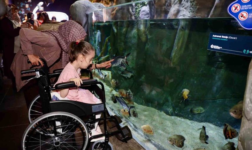 özel gereksinimli çocuklar akvaryumda bilimle buluştu