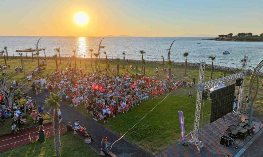Didim'de filenin sultanlarıyla omuz omuza şampiyonluk coşkusu