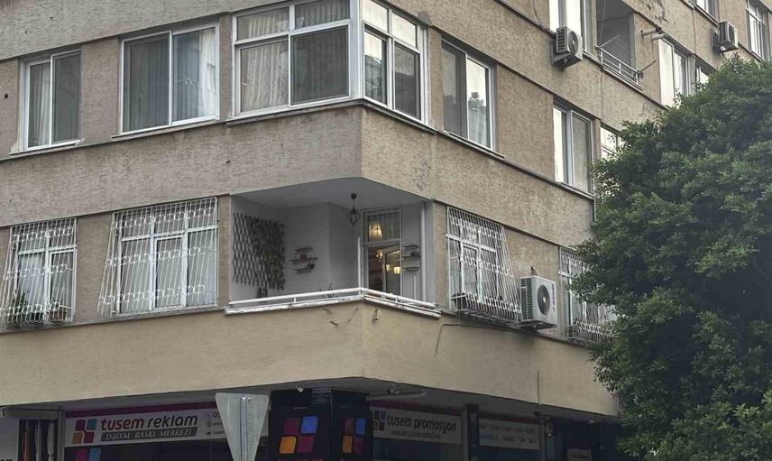 Adana'da şafak vakti Furkan Vakfı başkanı Alparslan Kuytul'un evinde arama