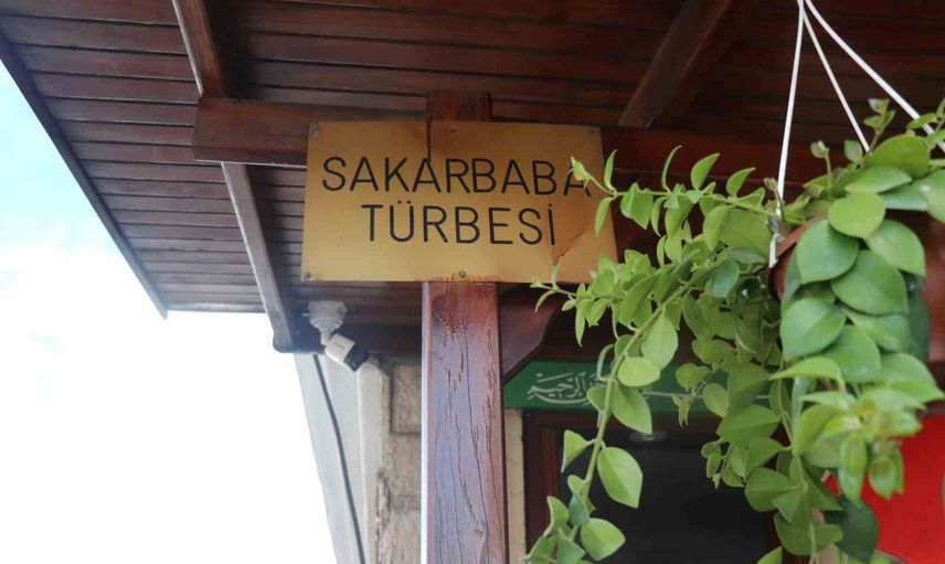 Sakar Baba türbesi Sakarya'ya ve nehre adını veren efsaneyi yaşatıyor