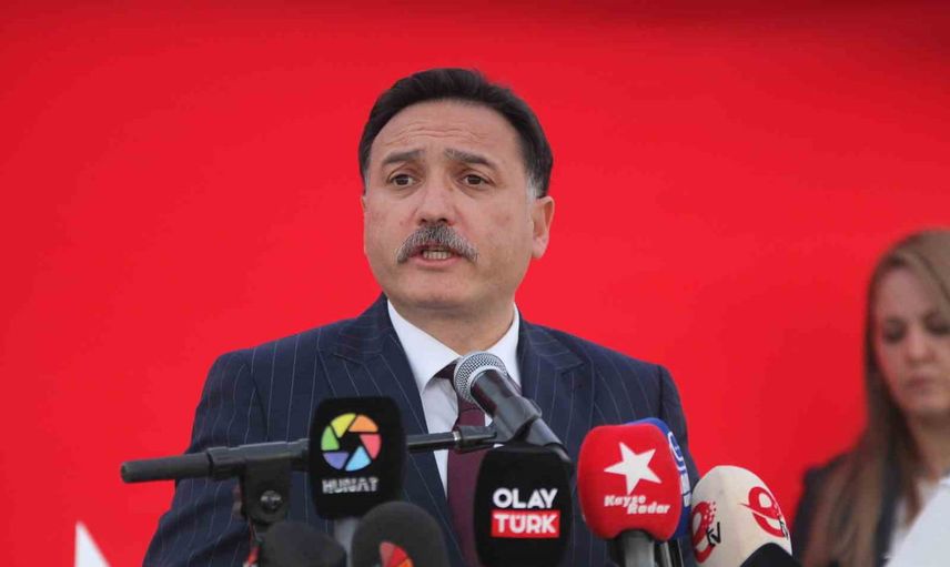 Kayseri meydanında komando gösterisi izleyenleri büyüledi