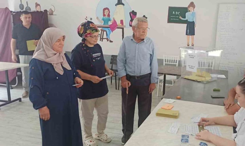 Mekekler köyü oy çokluğuyla Devrek mahallesi olmaya karar verdi