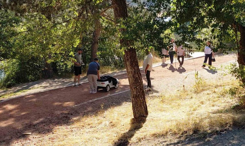 Hafta sonu göl kıyısında sakinlik arayanlar Abant'a akın etti