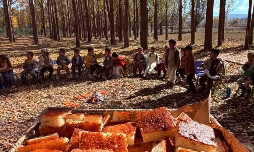 Aydıntepe'de miniklerin sonbahar sınıfı: yapraklarla öğrenme günü