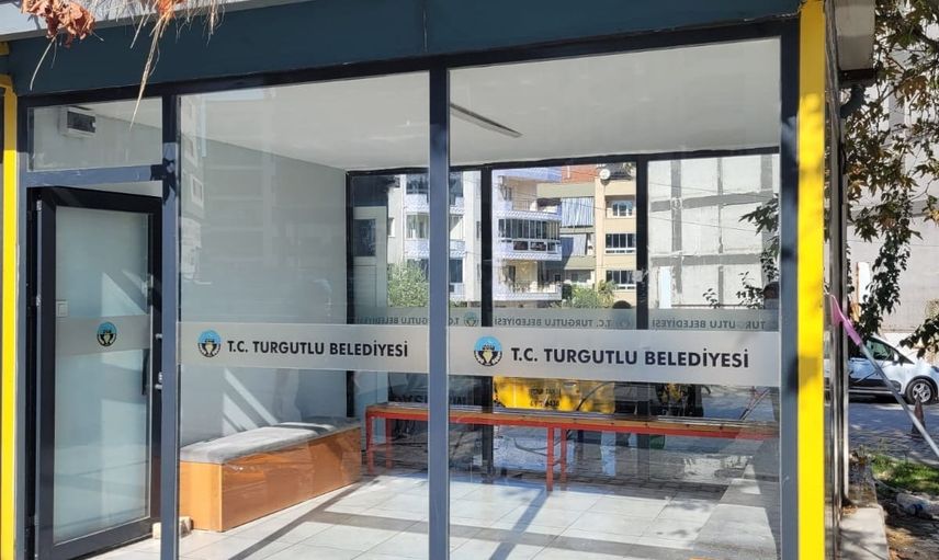 Turgutlu'da bekleme duraklarında hijyen seferberliği: vatandaşlara duyarlılık çağrısı