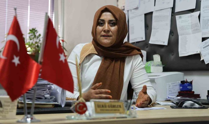Yenice mahallesinin yönetimini kadın muhtar üstlendi