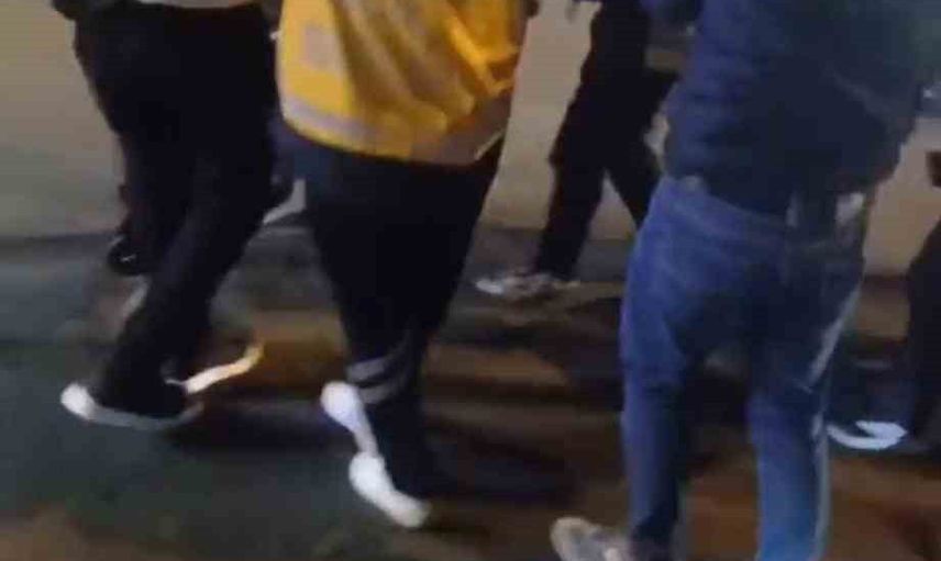 Bekdik mahallesinde trafik kazası: otomobil ve motosiklet çarpıştı, iki kişi yaralandı