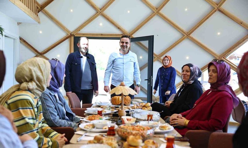 Başkan Özlü Başiskele’nin üretken kadınlarıyla projeleri ve emekleri konuştu