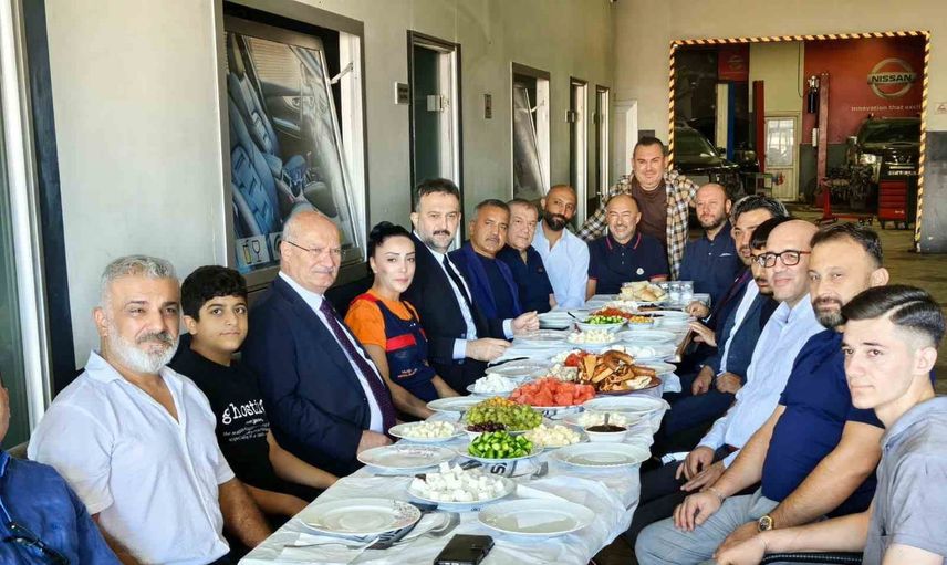 ATO başkanı atölyede motor başında kadın ustayla sohbet etti