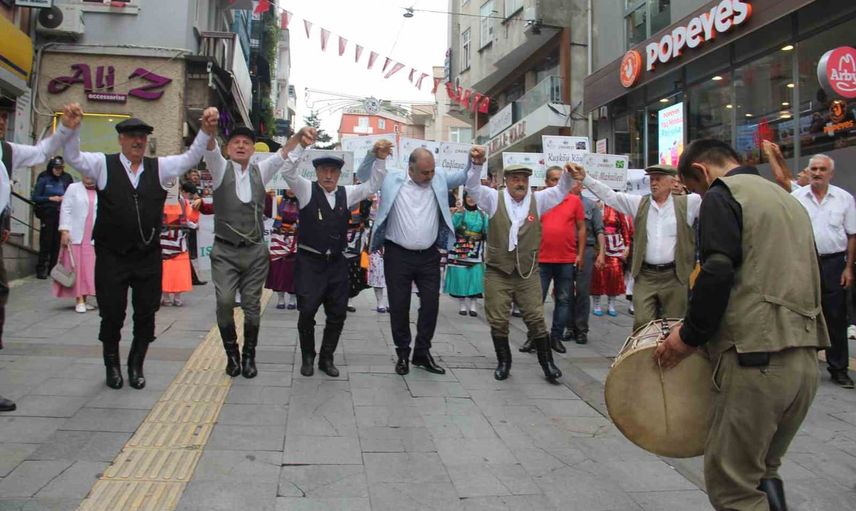 Kuşköy'e hazırlık: 27. ıslık dili festivali Giresun'da yürüyüşle başladı