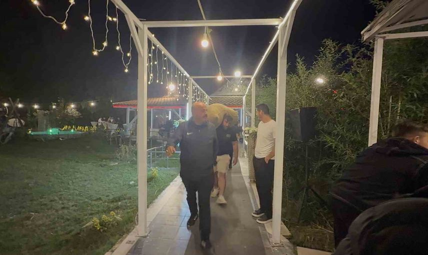 Düğün takısında alışılmadık jest: çuval çuval fındık