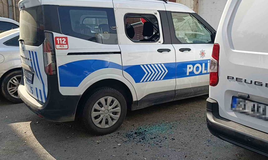 Haliliye'de bıçaklı saldırı iddiası: polis aracına zarar veren zanlı tutuklandı