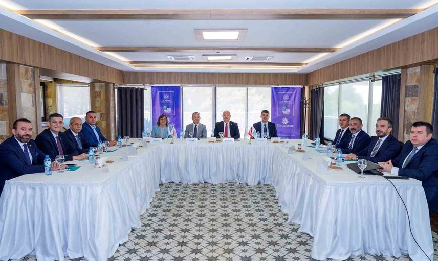 İpekyolu kalkınma ajansı yönetim kurulu Gaziantep'te projeleri masaya yatırdı