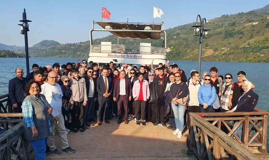 Ayvacık'ta özel öğrenciler aileleriyle doğada engelsiz bir gün paylaştı
