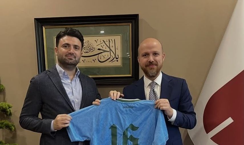 Bursaspor'dan Bilal Erdoğan'a 700. yıl forması hediyesi