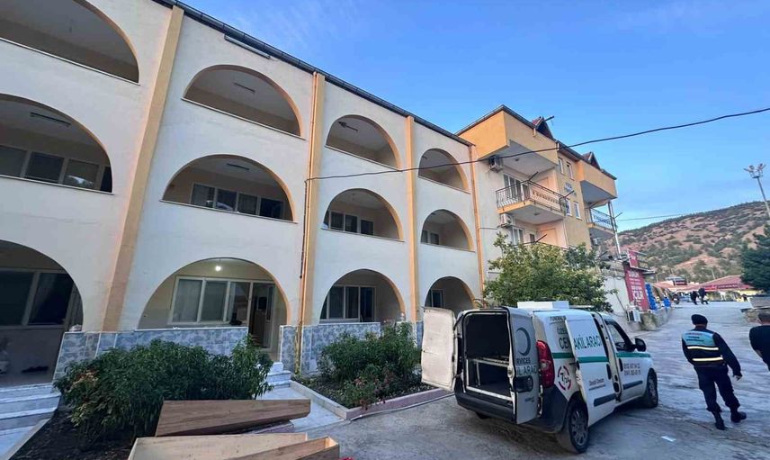 Pansiyonda iki gün sonra banyoda ölü bulunan yaşlı çiftin ölümü araştırılıyor
