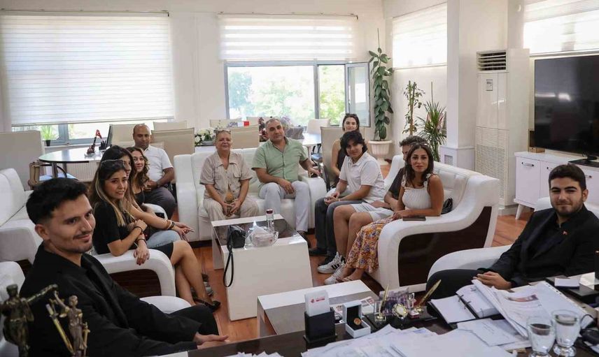 Efeler’de ücretsiz eğitim meyve verdi: gençler üniversite hayallerine kavuştu