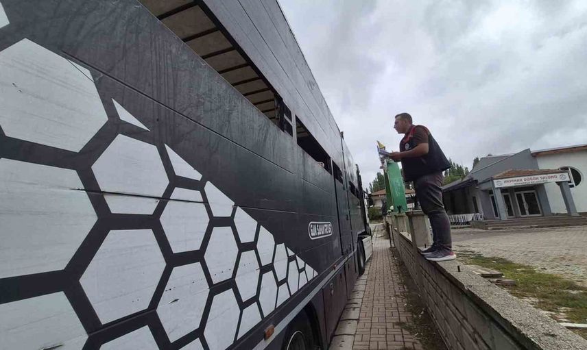 Sinanpaşa'da hayvan sevklerinde sıkı denetim sürüyor