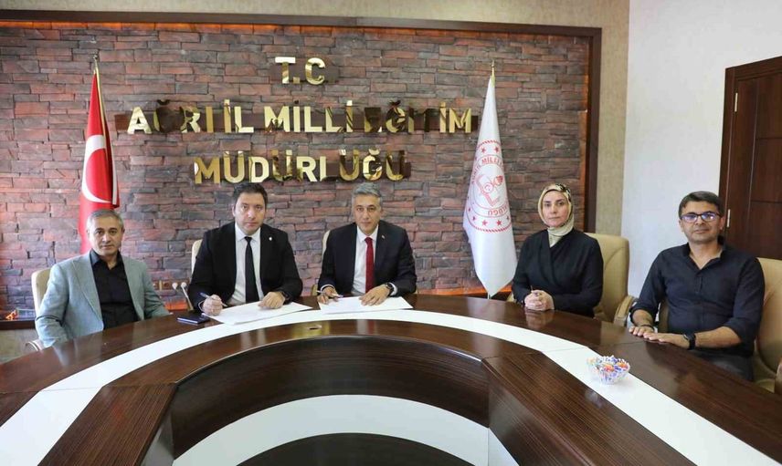 Ağrı'da sahada mesleki dönüşüm: Şeker Fabrikası ve Milli Eğitim iş makineleri operatörleri için protokol