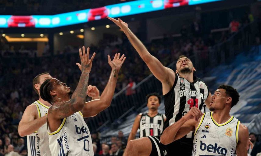 Fenerbahçe ile Beşiktaş Sinan Erdem Spor Salonu'nda 39. Cumhurbaşkanlığı Kupası için parkeye çıkıyor