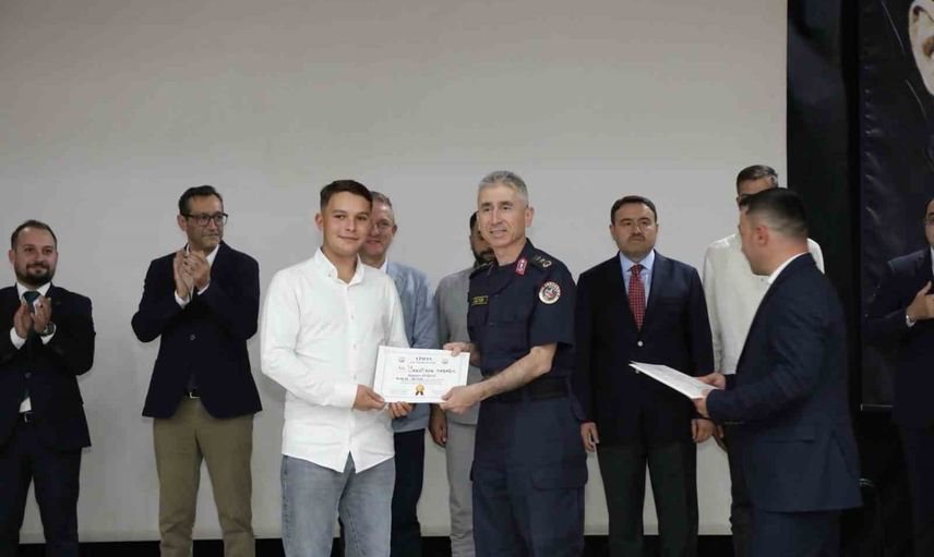 Tavşanlı’da umut tazelendi: 13 genç bağımlılık sürecini geride bıraktı