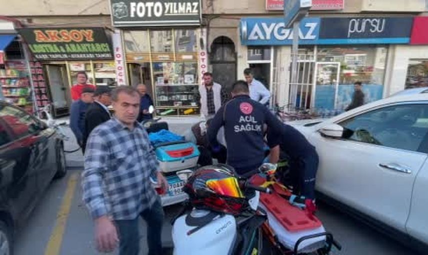 Karaman'da Atatürk Bulvarı'nda suv'a arkadan çarpan motosiklet sürücüsü hastaneye kaldırıldı