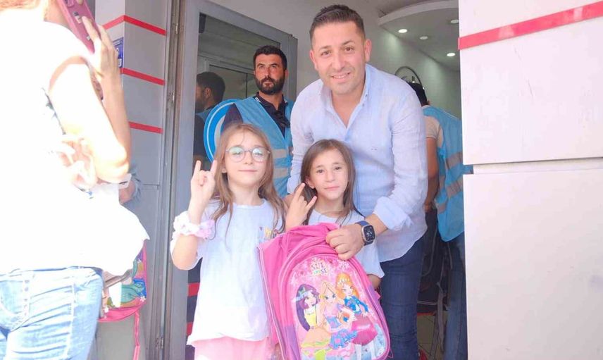 Gençlerin yanında: Ülkü Ocakları Kayseri 5 bin öğrenciye kırtasiye yardımı