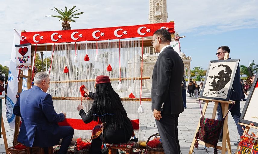 Konak'ta imece ruhuyla başlanan Türk bayrağı dokuması