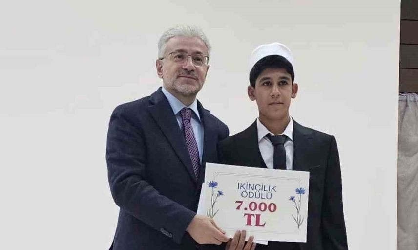 Ahlatlı hafız Erzincan'da bölge ikincisi oldu