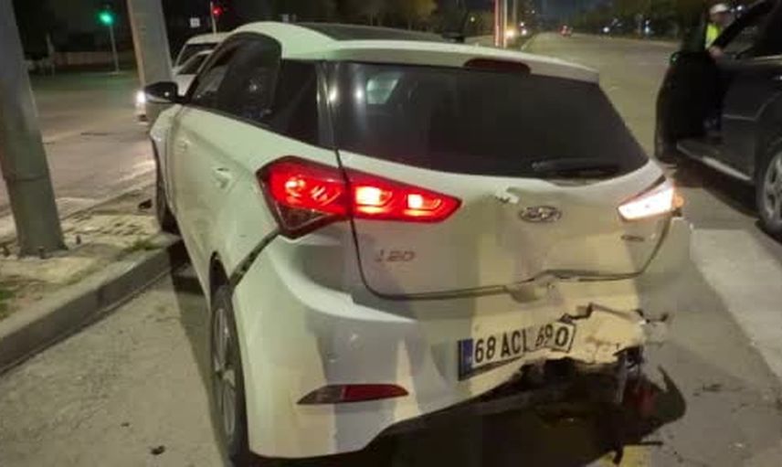 Aksaray'da zincirleme kaza: kaçan sürücü olay yerini terk etti