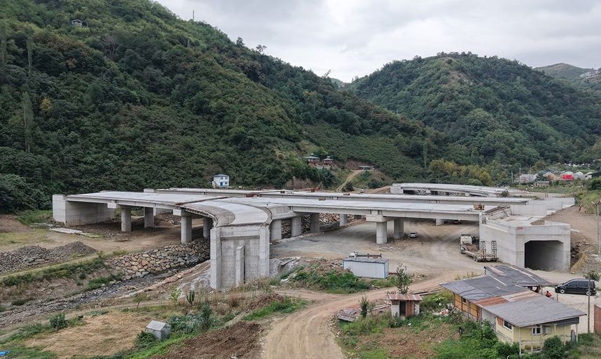 Akçaabat'ta şehir içi trafiği rahatlatacak Güney Çevre Yolu'nda çalışmalar sürüyor