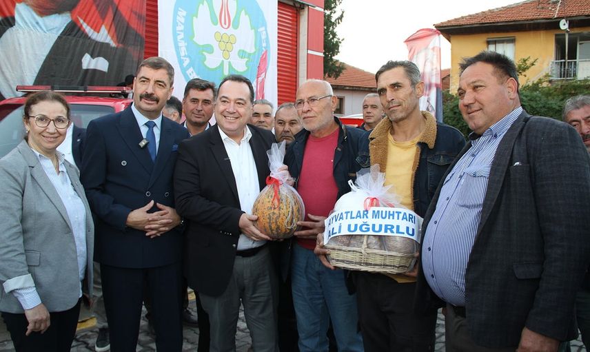 Kula'da ihtiyaçları yerinde dinleyen Dutlulu: eğitimden altyapıya ve yangınla mücadeleye destek