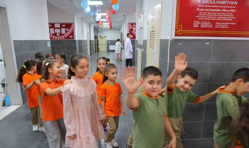 Kahramanmaraş'ta eğitimde yeniden başlangıç: 246 bin 640 öğrenciyle ders zili çaldı